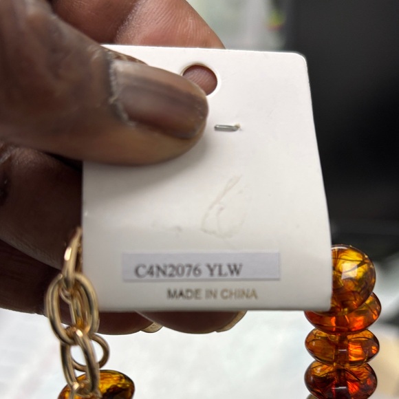 Elegant Multicolor Beaded Necklace with Floral Pendant - NWT - Picture 6 of 15